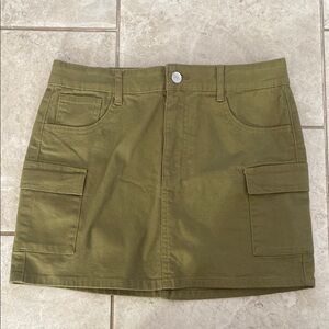 Art Class Olive Green Mini Cargo Skirt 28W